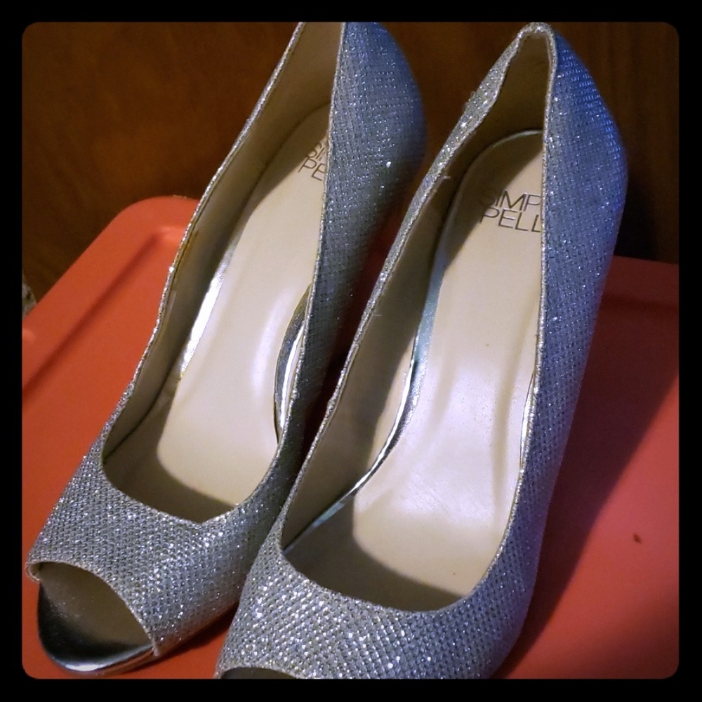 Simply Pelle peep toe wedges